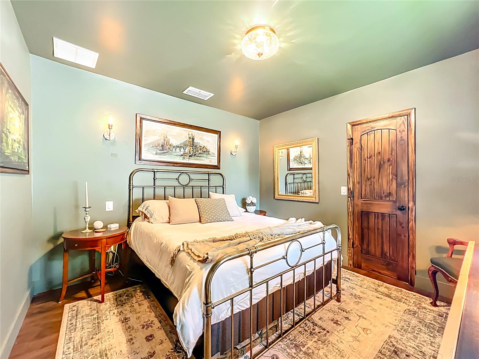 Image 33 of 53 For 1000 Anderson Street