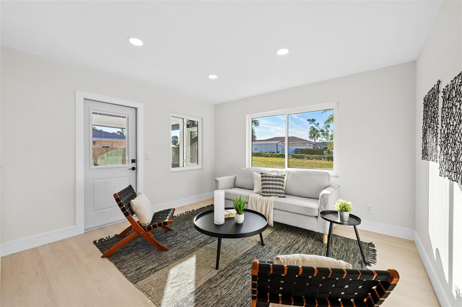 Image 6 of 42 For 105 12th Street Sw