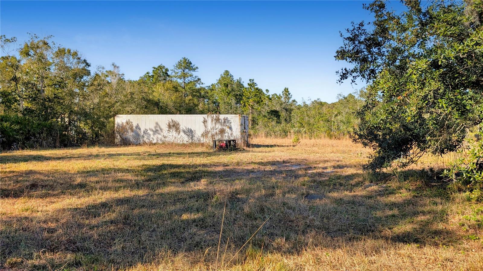 Image 13 of 18 For 23545 Bishop Avenue