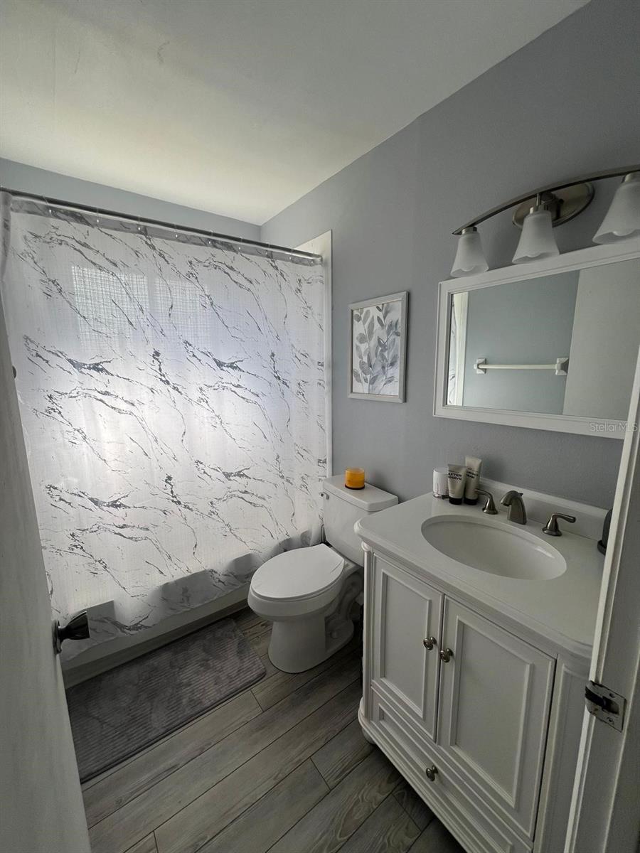 Image 5 of 12 For 2749 Oak Park Way 203