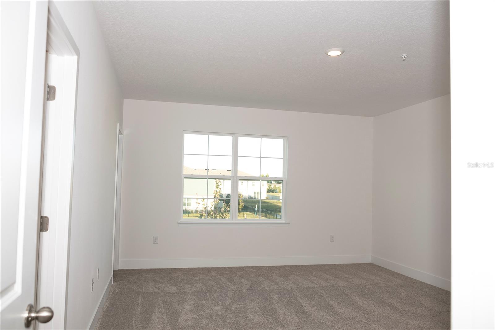 Image 11 of 27 For 1085 Orange Trail