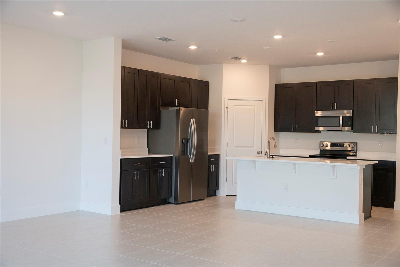 Image 4 of 27 For 1085 Orange Trail