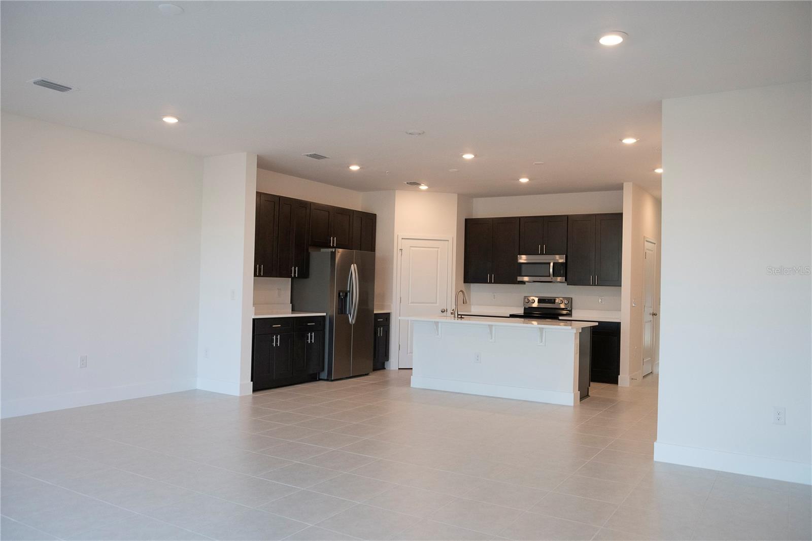 Image 5 of 27 For 1085 Orange Trail