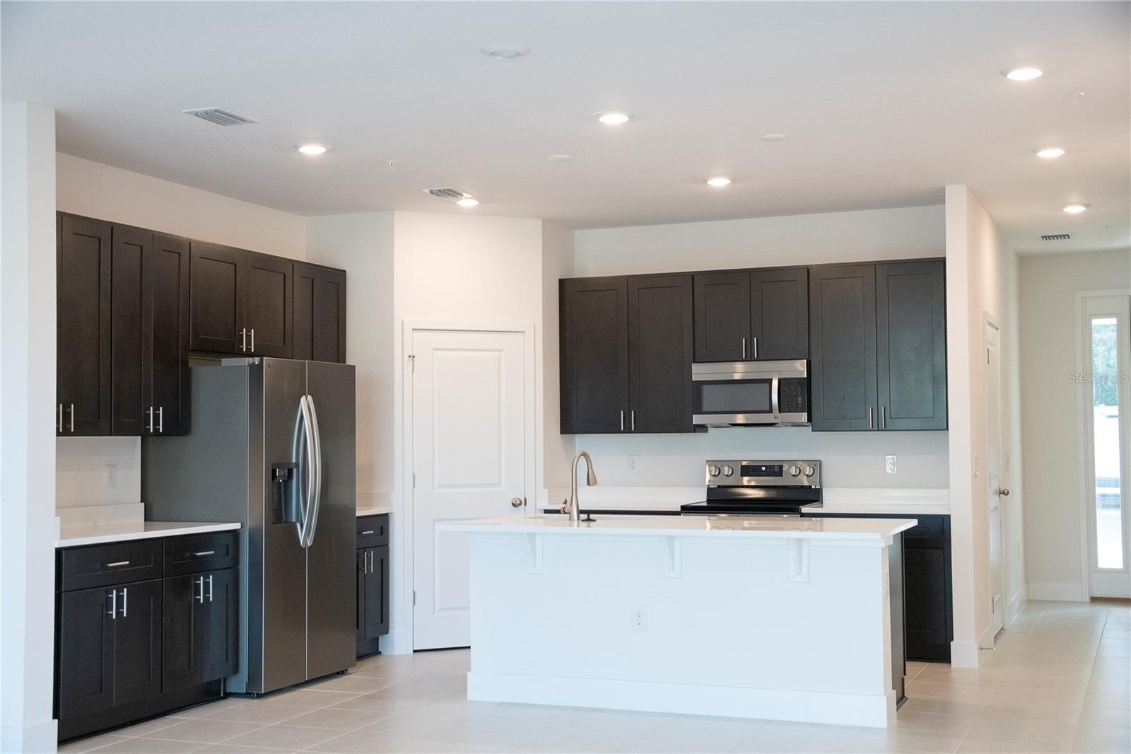 Image 8 of 27 For 1085 Orange Trail