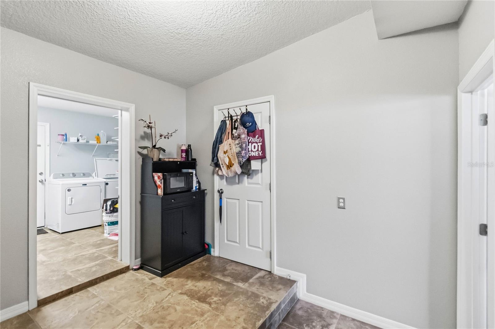 Image 24 of 32 For 4601 Robbins Avenue