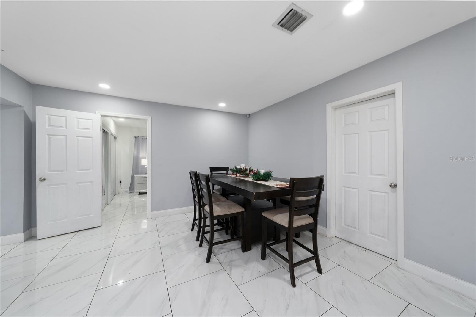 Image 5 of 38 For 5841 Kislin Place