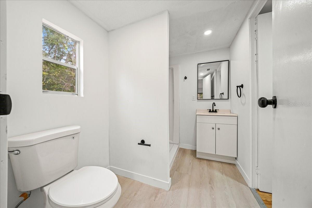 Image 23 of 57 For 5851 50th Avenue