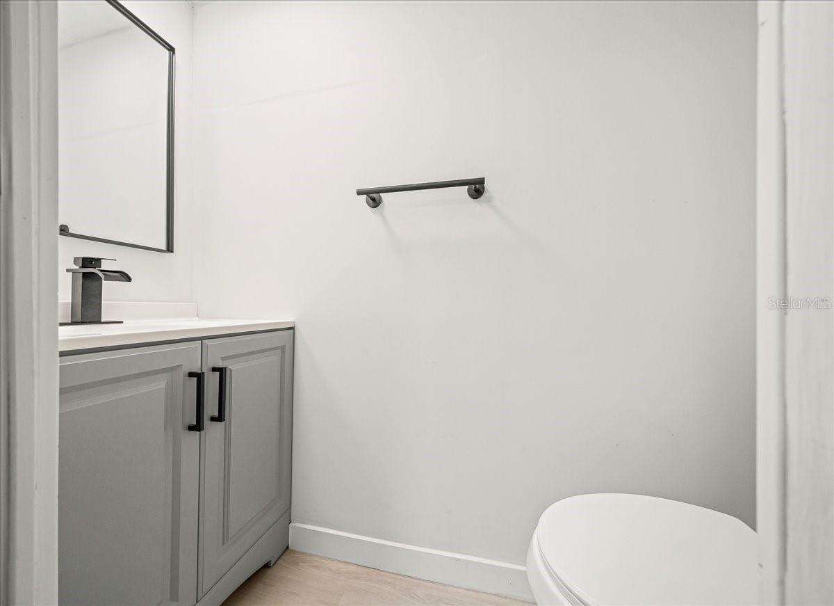 Image 33 of 57 For 5851 50th Avenue