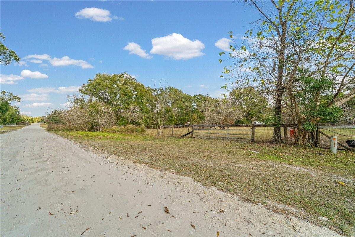 Image 36 of 57 For 5851 50th Avenue