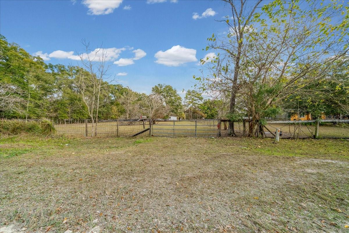 Image 40 of 57 For 5851 50th Avenue