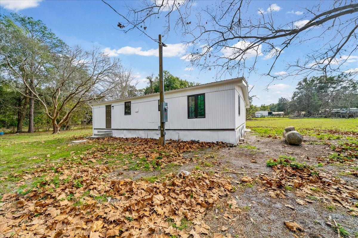 Image 8 of 57 For 5851 50th Avenue