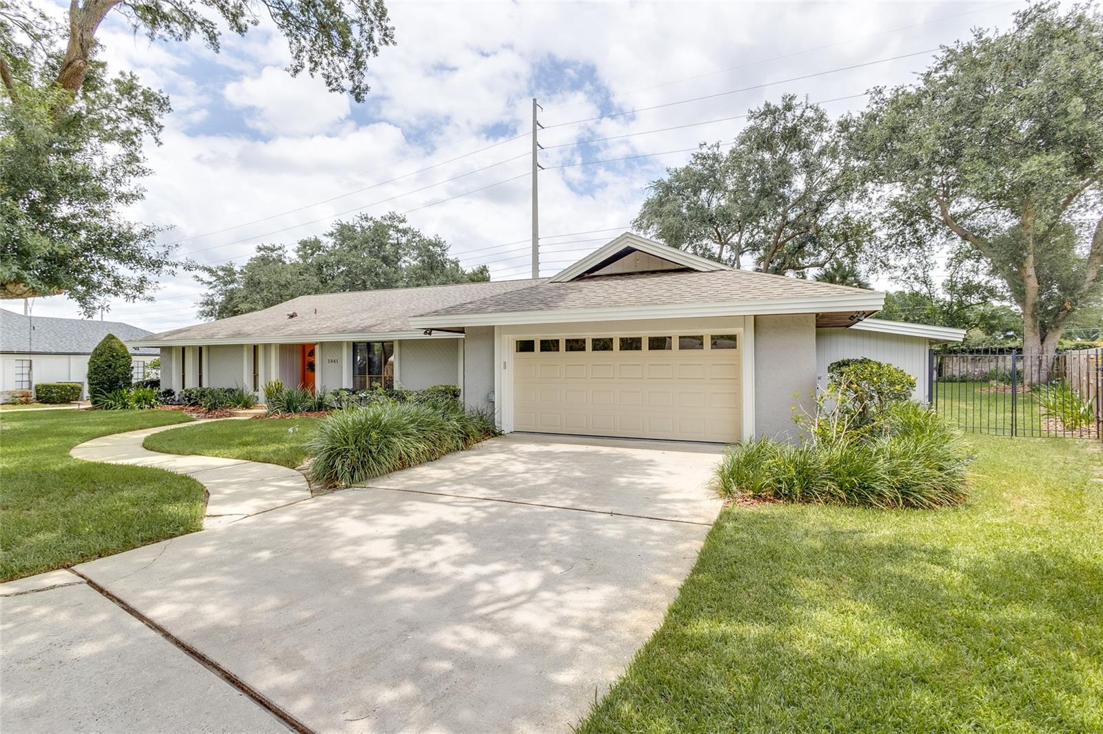 Image 3 of 42 For 5841 Medinah Way