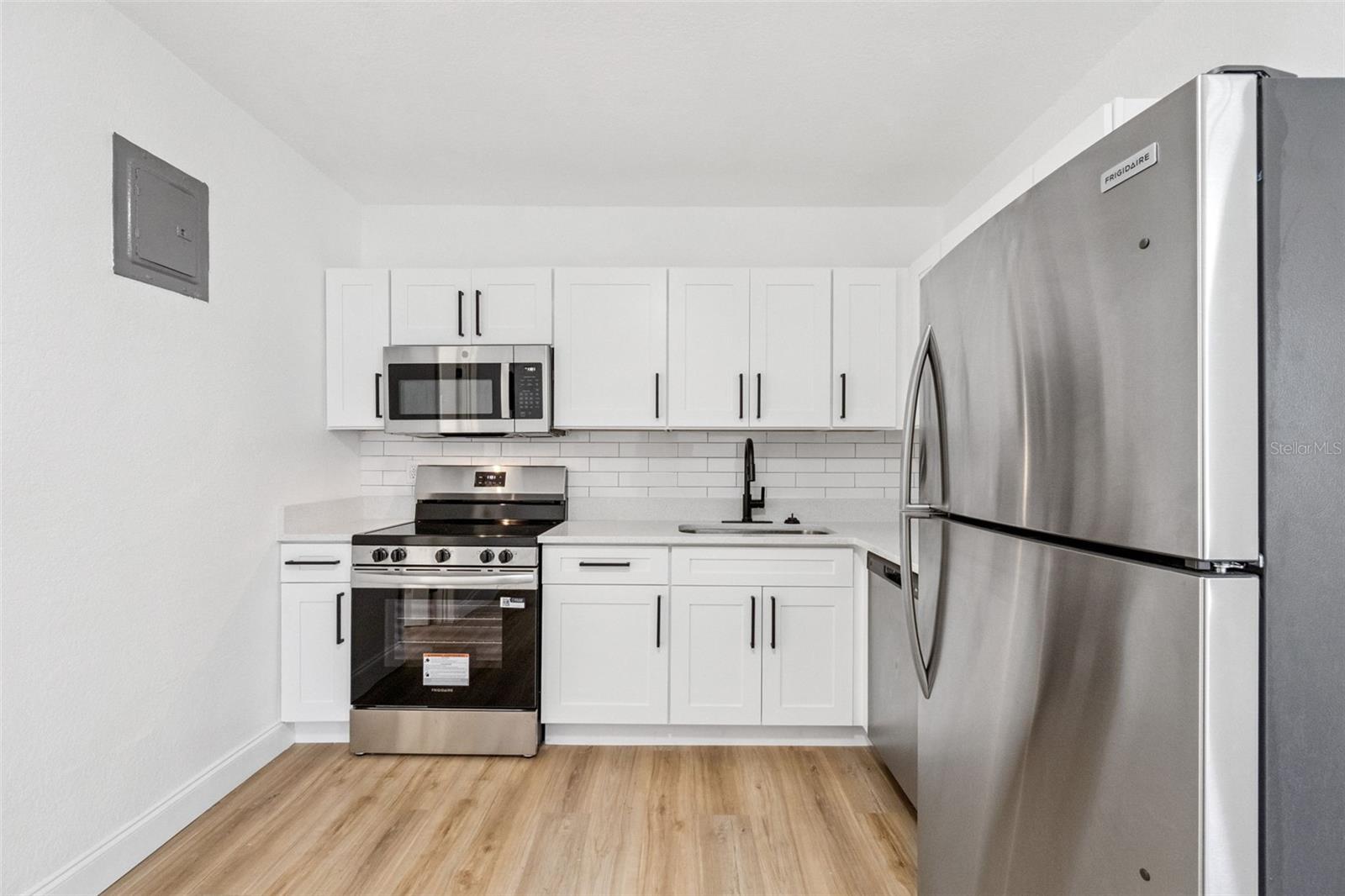 Image 10 of 25 For 1402 Lee Avenue