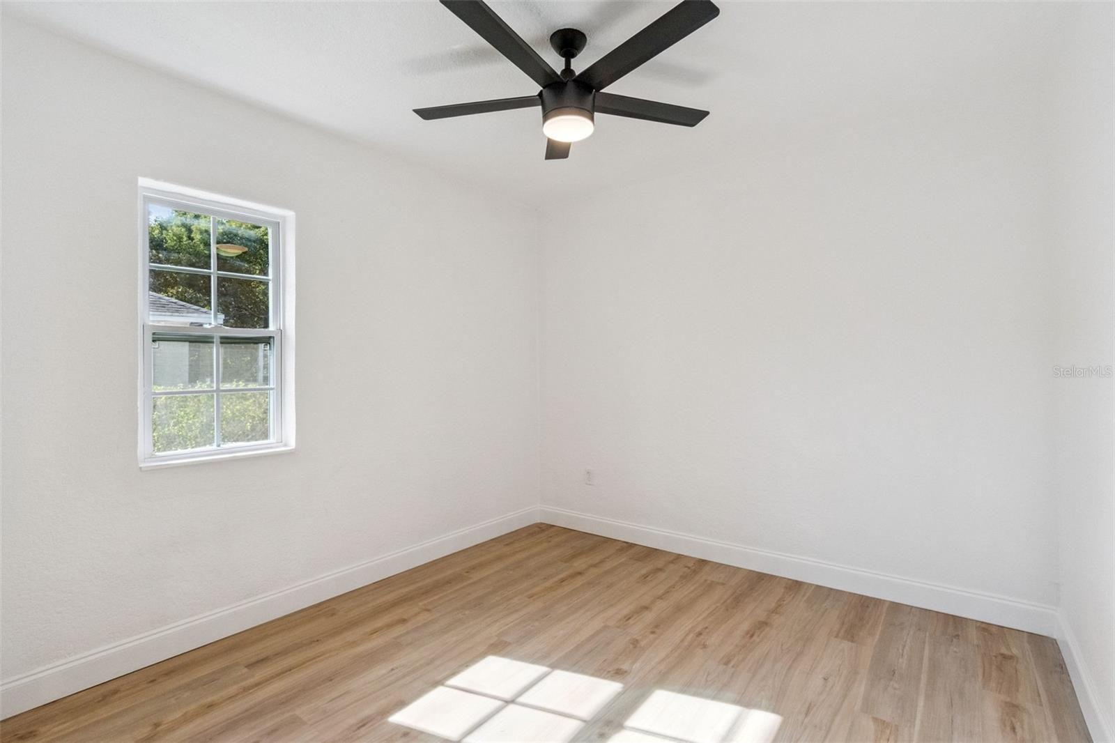 Image 13 of 25 For 1402 Lee Avenue