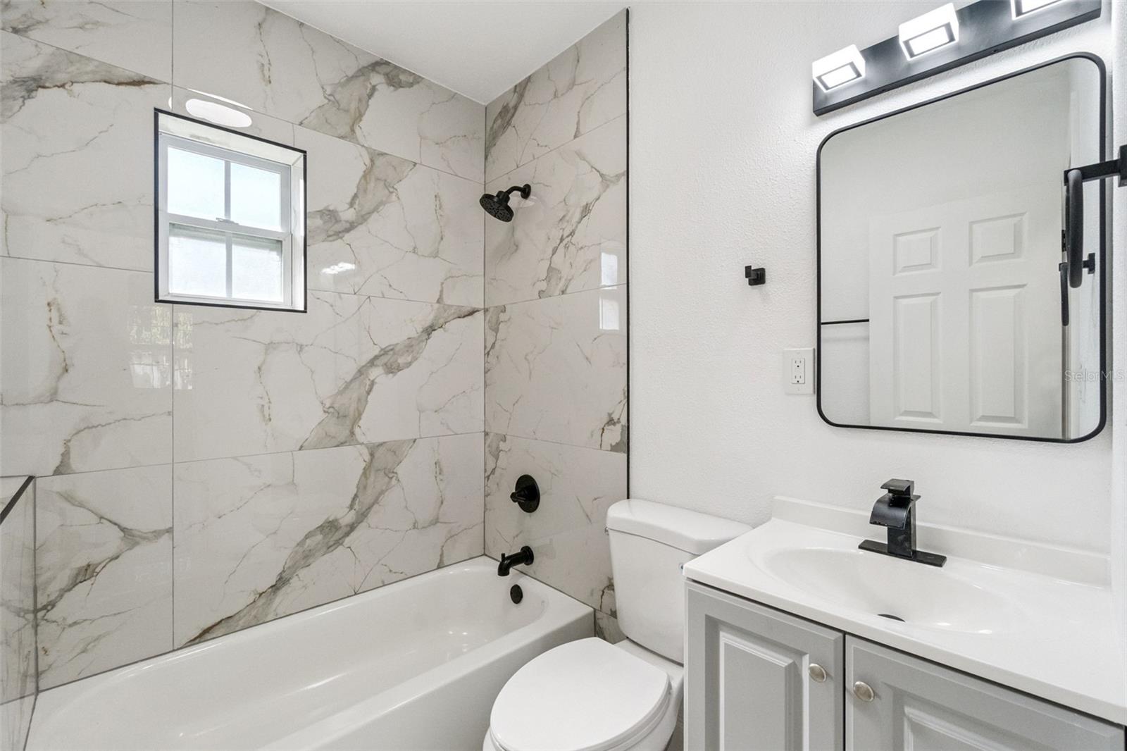 Image 18 of 25 For 1402 Lee Avenue