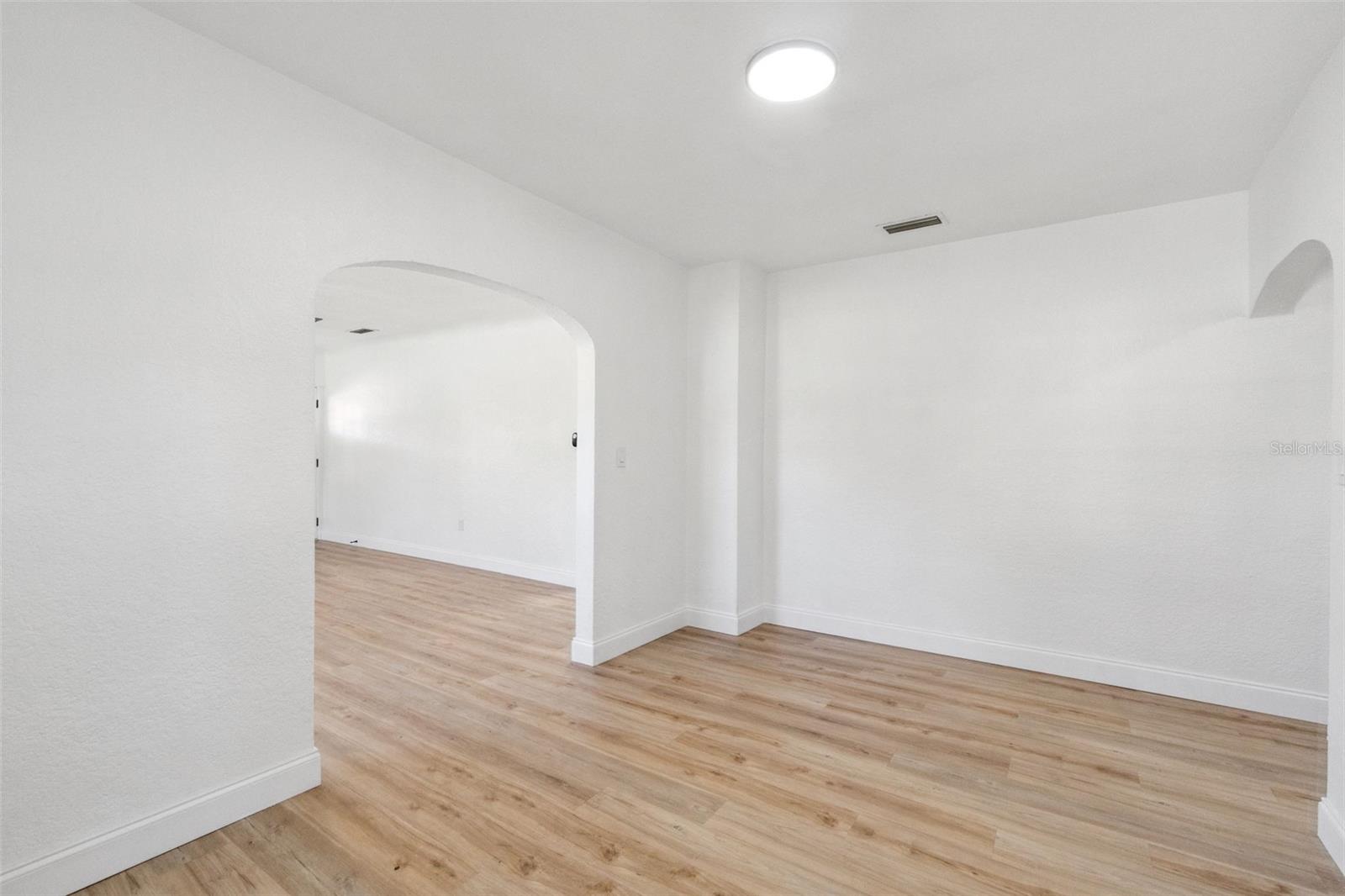 Image 7 of 25 For 1402 Lee Avenue