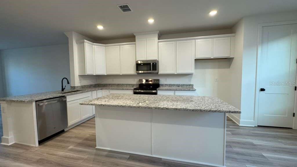 Image 5 of 27 For 15244 Groveside Road