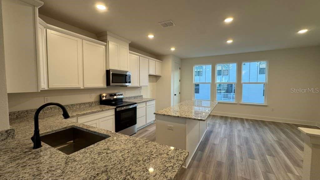 Image 8 of 27 For 15244 Groveside Road