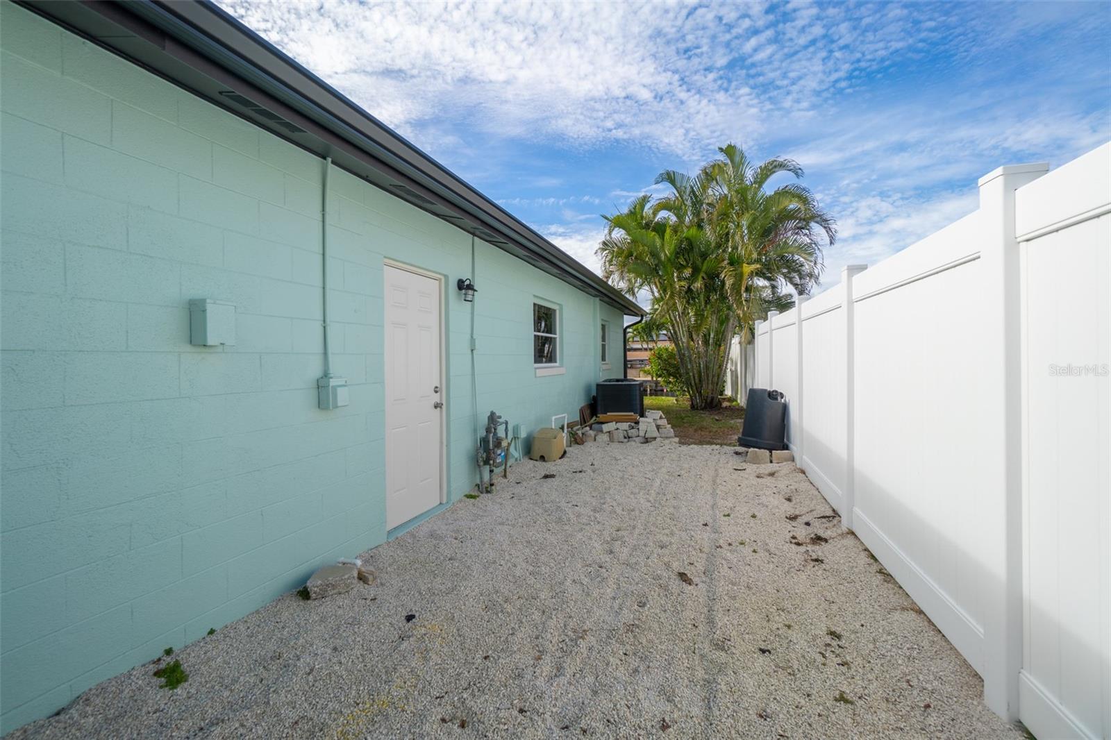 Image 12 of 46 For 1765 Canal Court