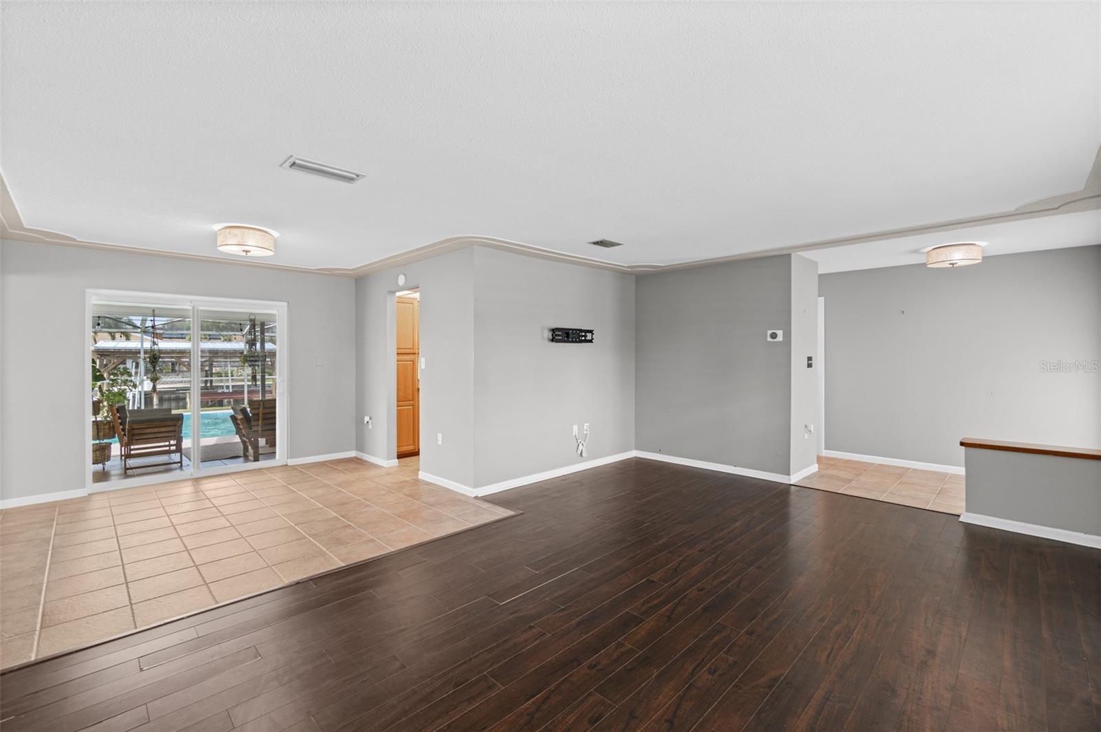 Image 19 of 46 For 1765 Canal Court