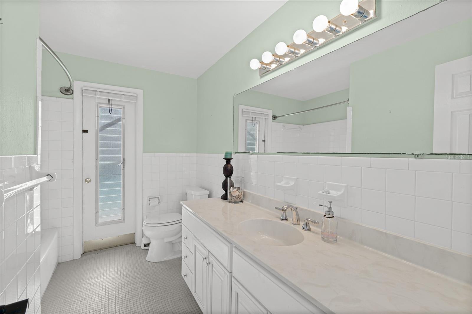 Image 42 of 46 For 1765 Canal Court