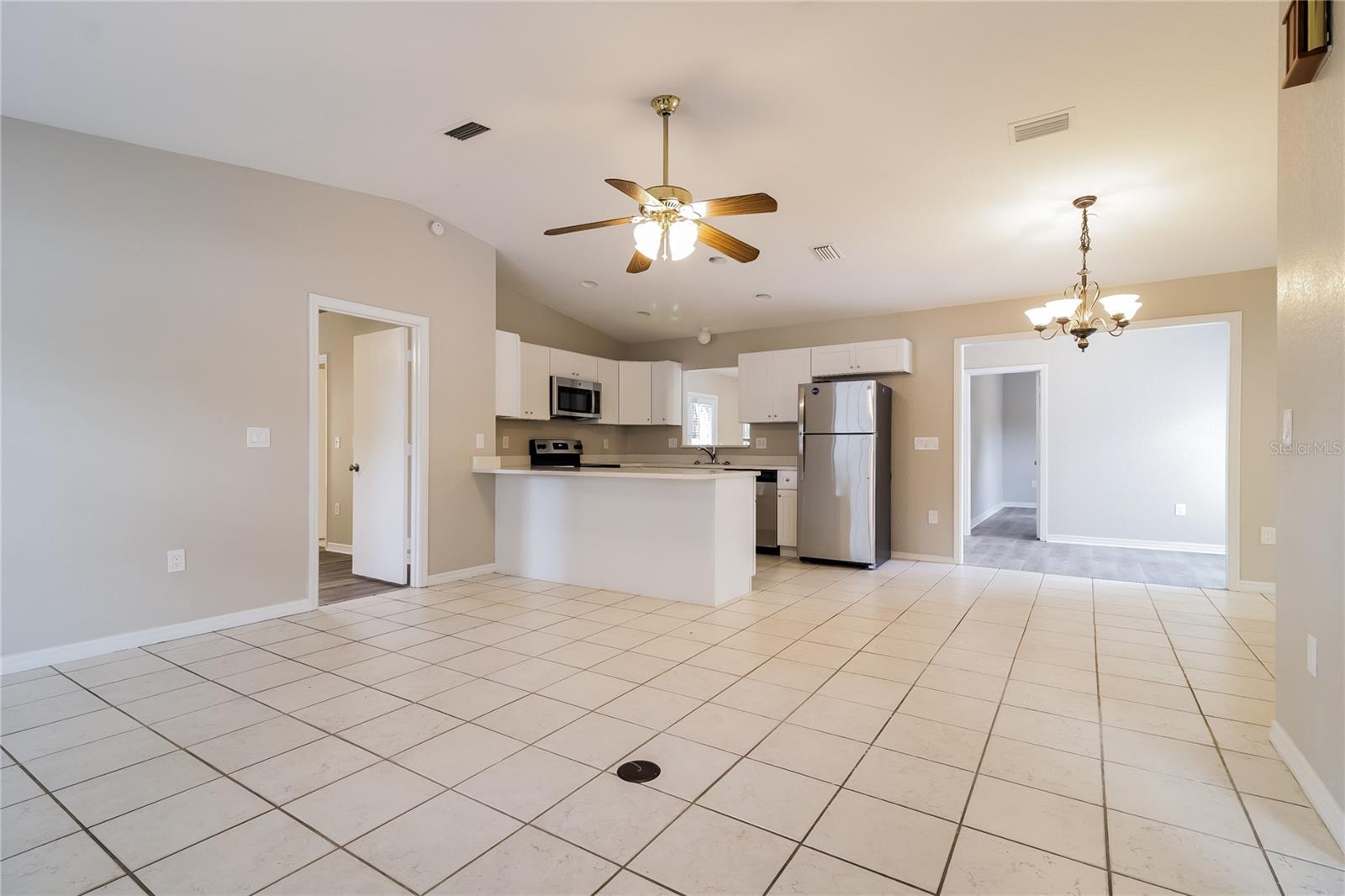 Image 3 of 16 For 136 Grace Street