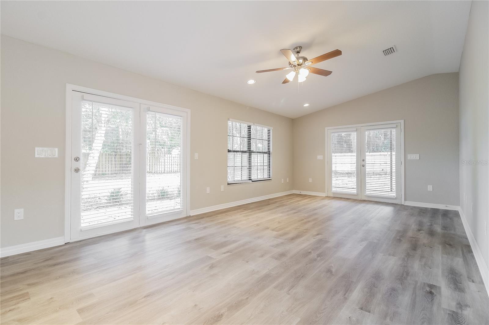 Image 7 of 16 For 136 Grace Street