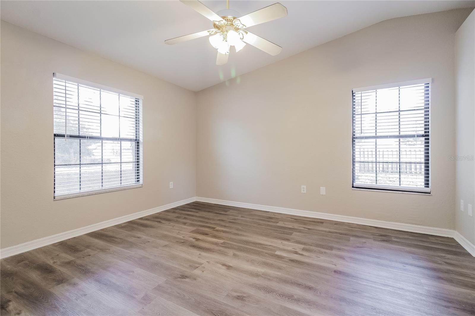 Image 9 of 16 For 136 Grace Street