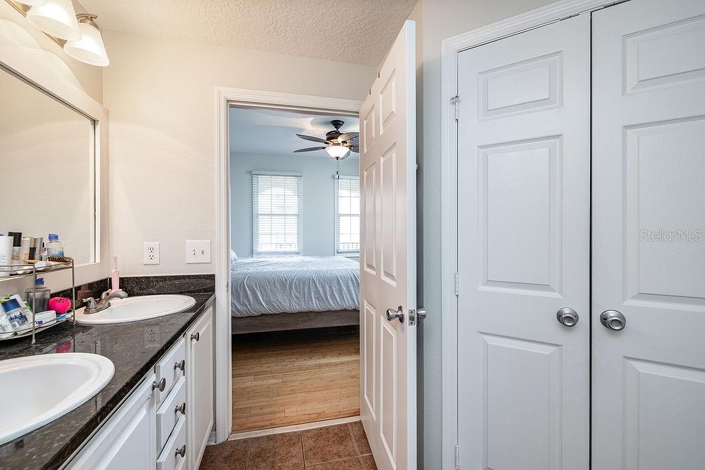 Image 17 of 30 For 501 Knights Run Avenue 1210