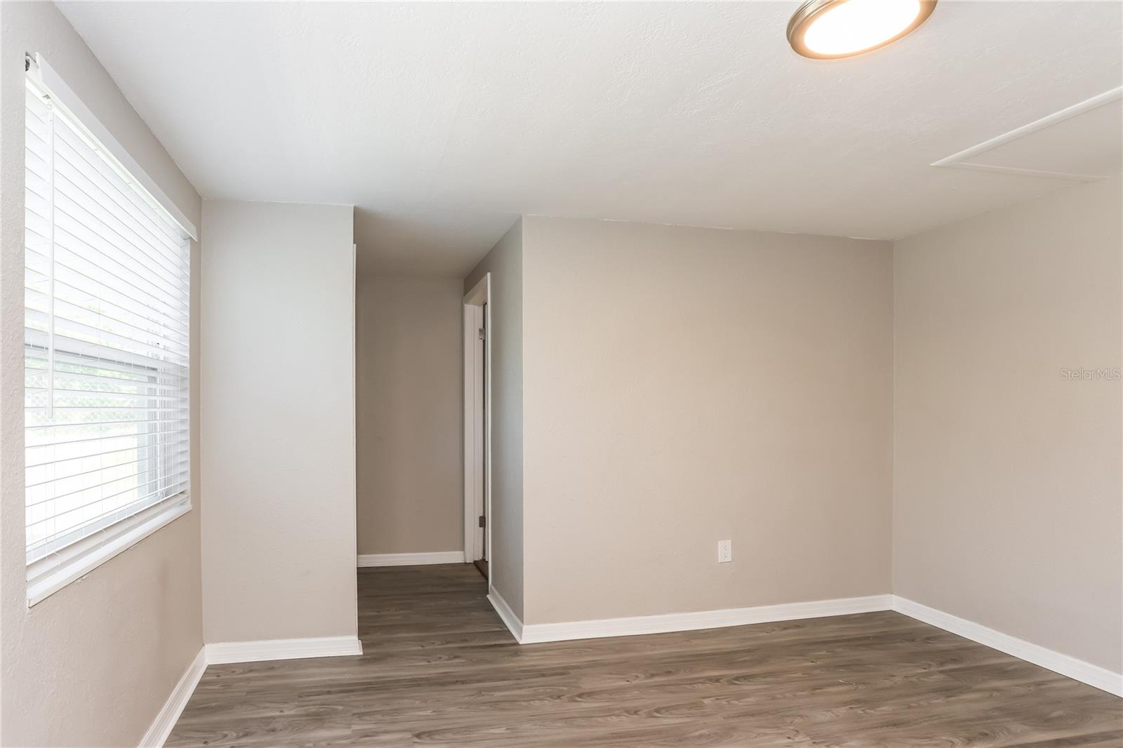 Image 7 of 16 For 2053 Barcelona Drive S