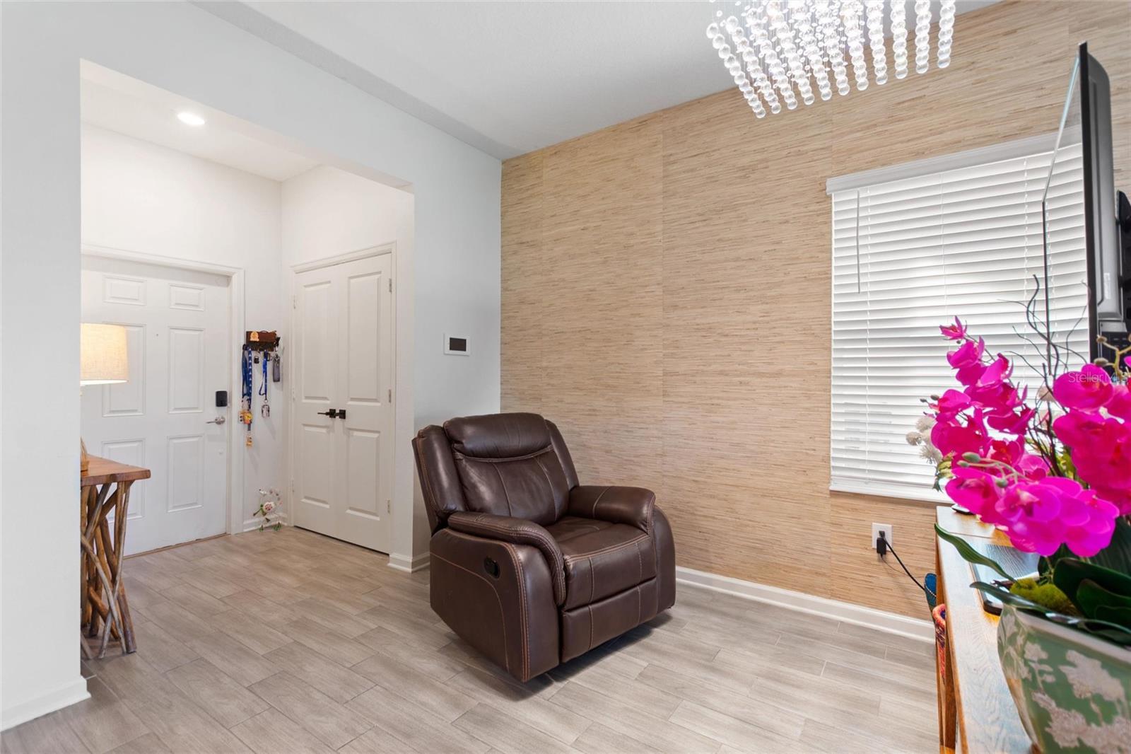 Image 13 of 59 For 8995 Fluffy Lie Court