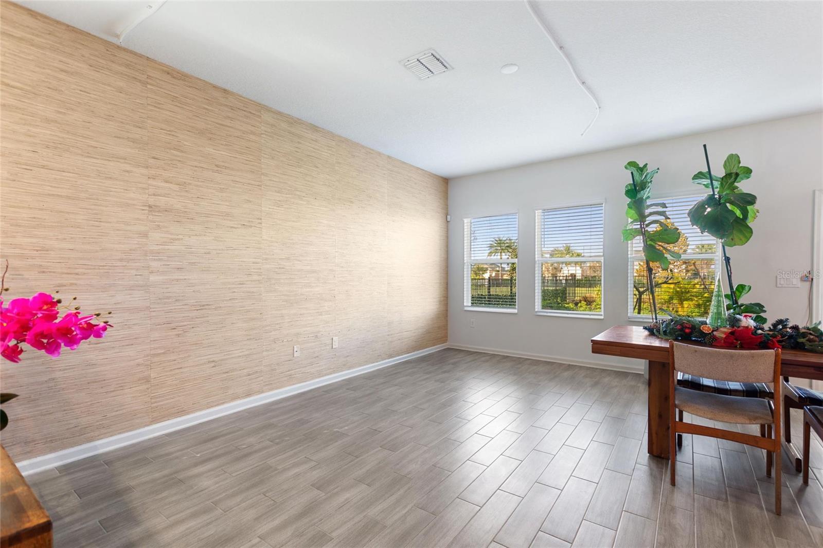 Image 15 of 59 For 8995 Fluffy Lie Court