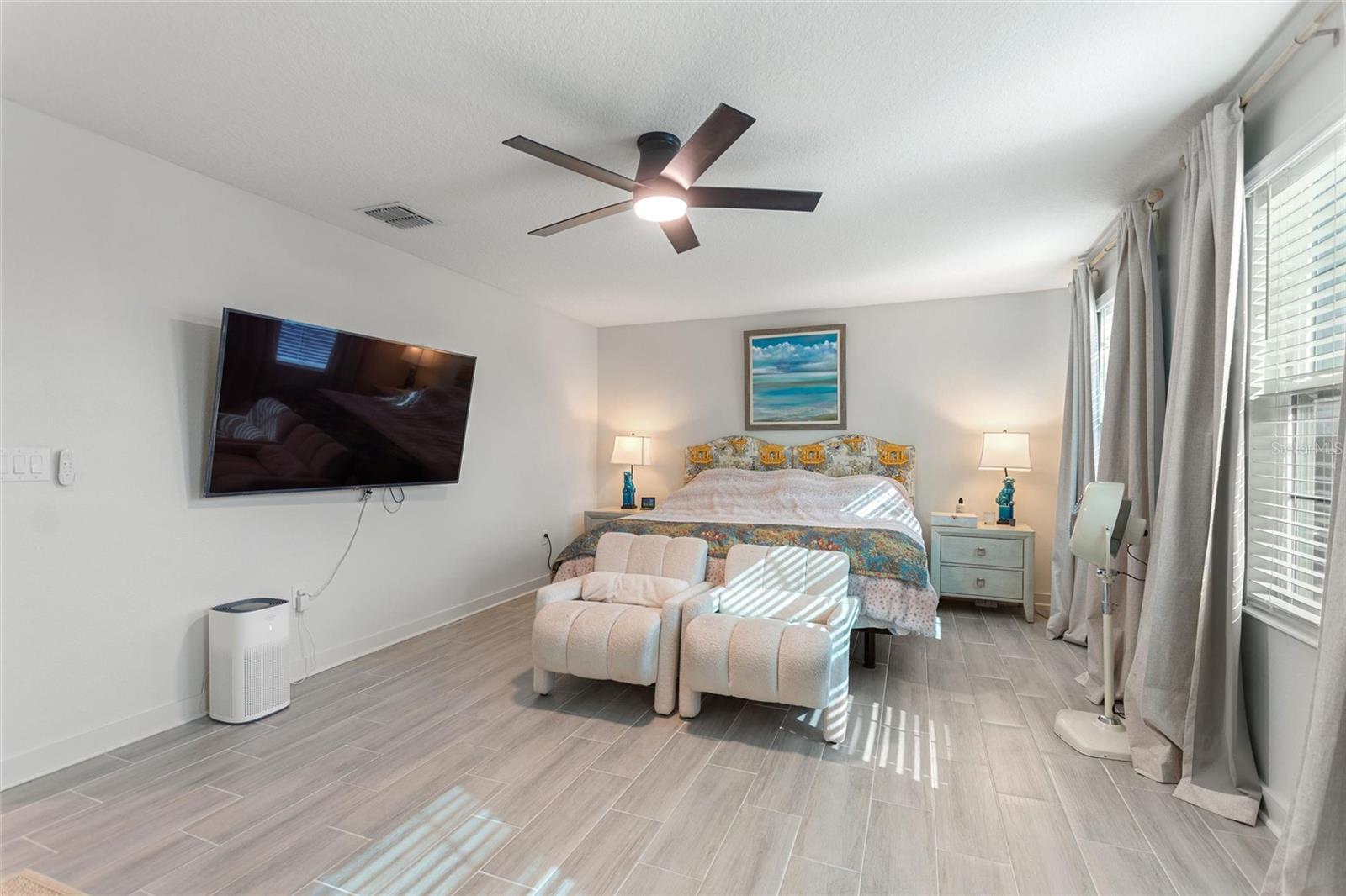 Image 17 of 59 For 8995 Fluffy Lie Court