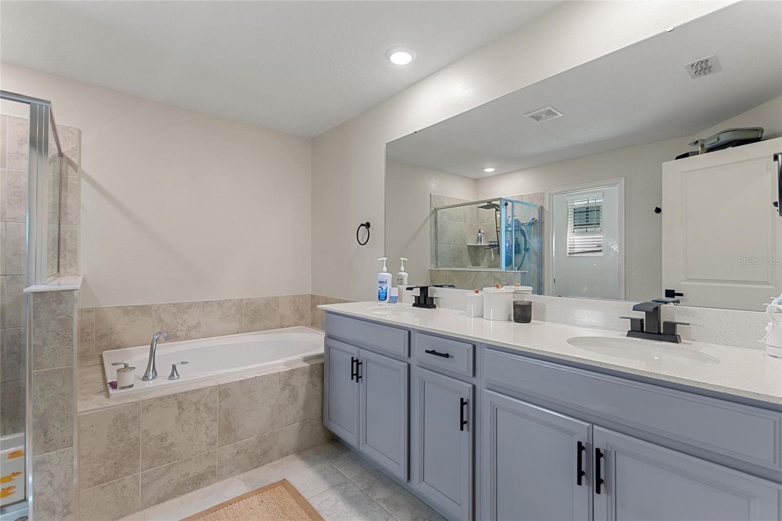 Image 19 of 59 For 8995 Fluffy Lie Court