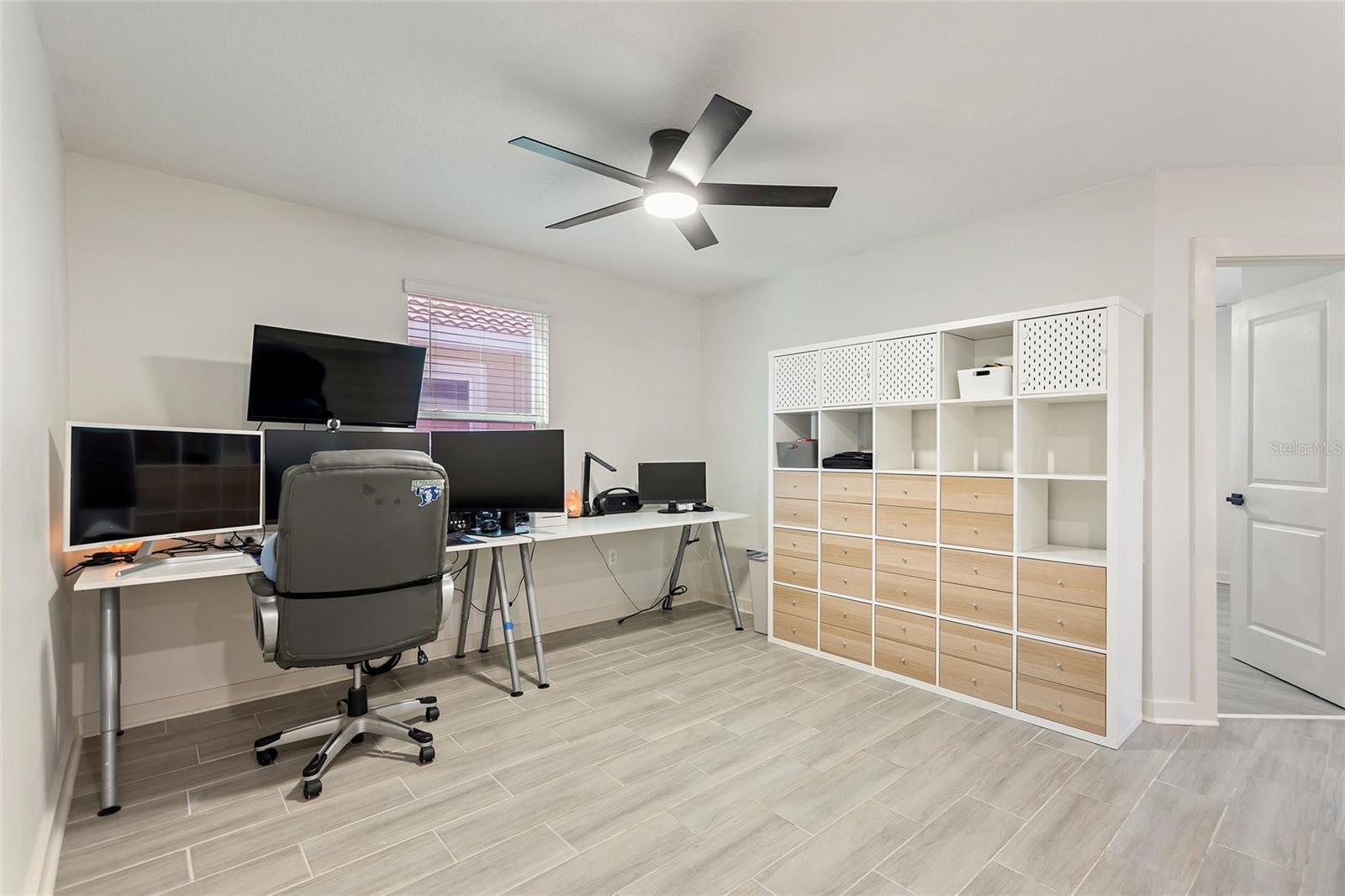 Image 21 of 59 For 8995 Fluffy Lie Court