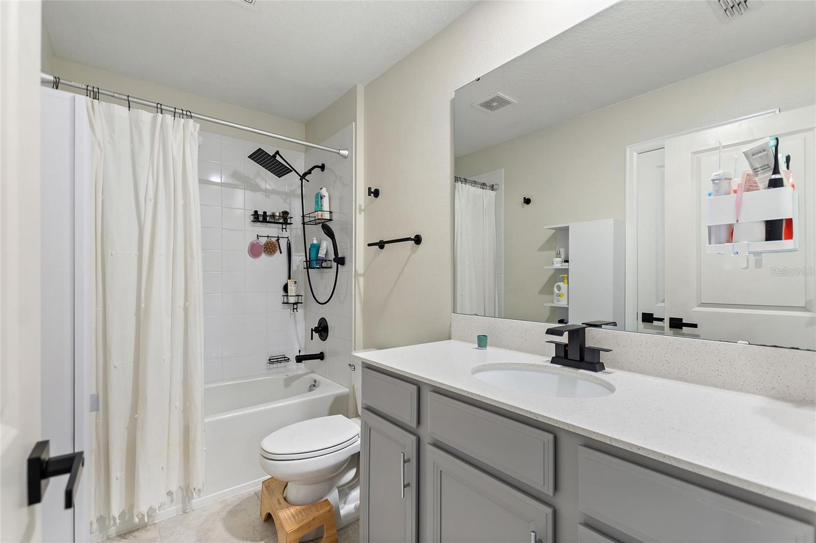 Image 25 of 59 For 8995 Fluffy Lie Court