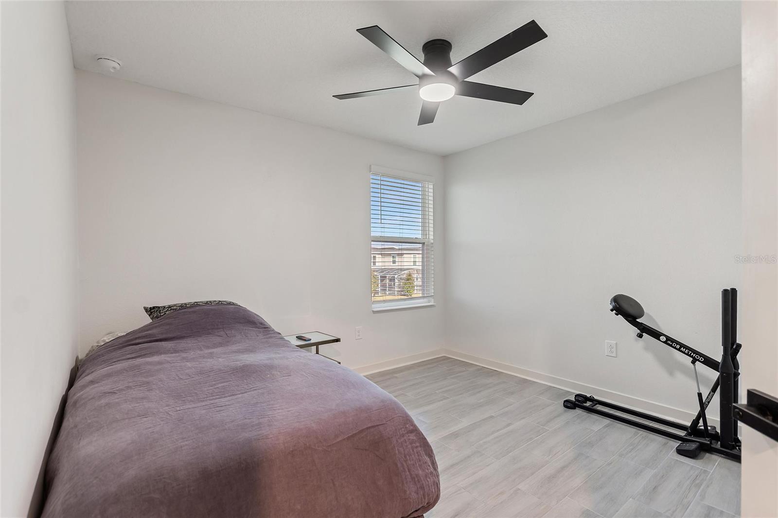 Image 27 of 59 For 8995 Fluffy Lie Court