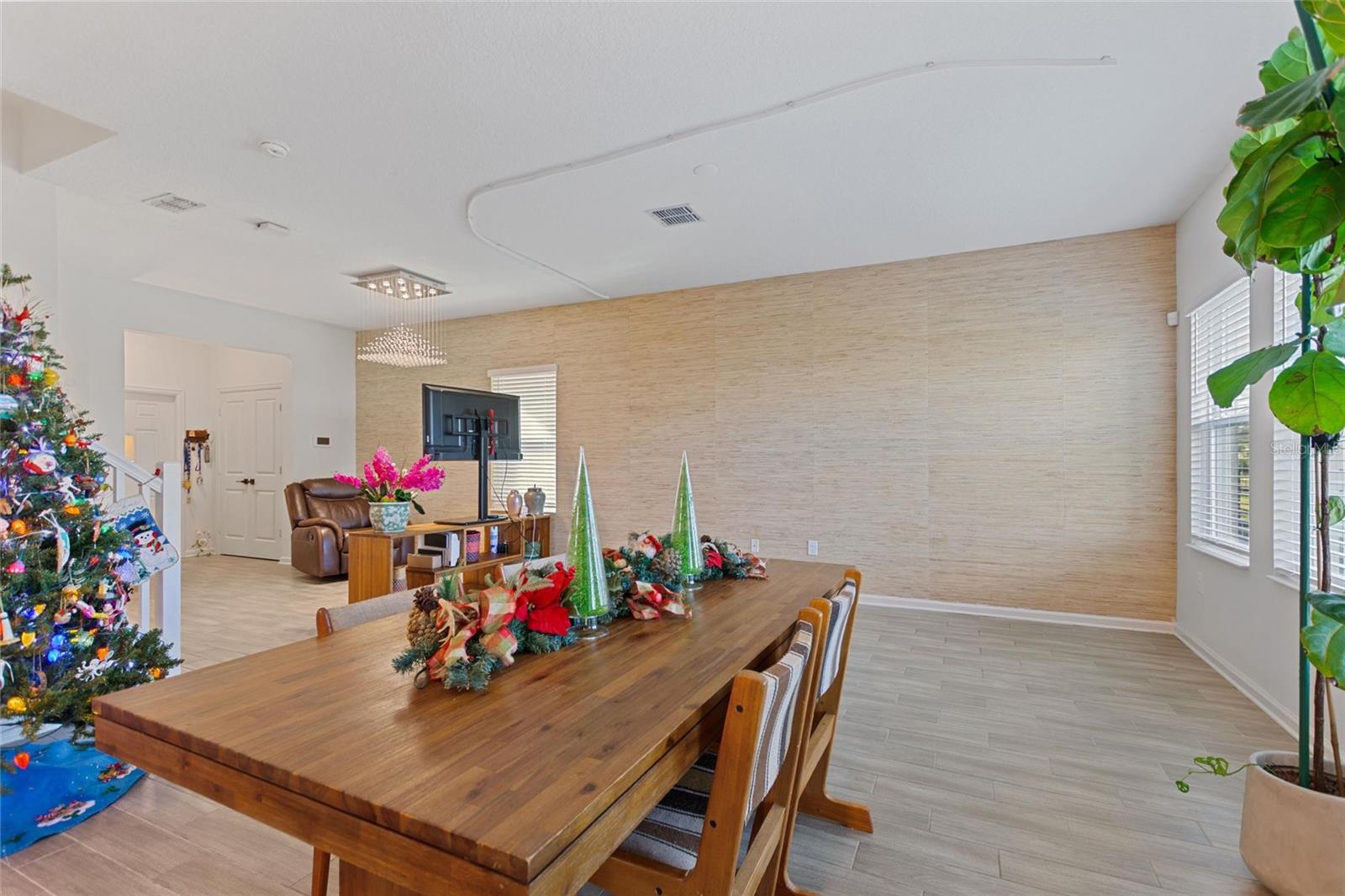 Image 30 of 59 For 8995 Fluffy Lie Court