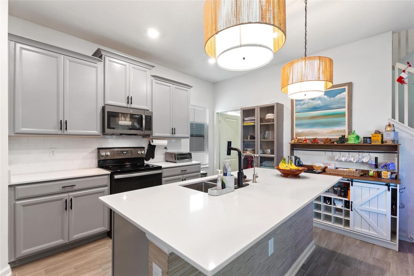 Image 32 of 59 For 8995 Fluffy Lie Court