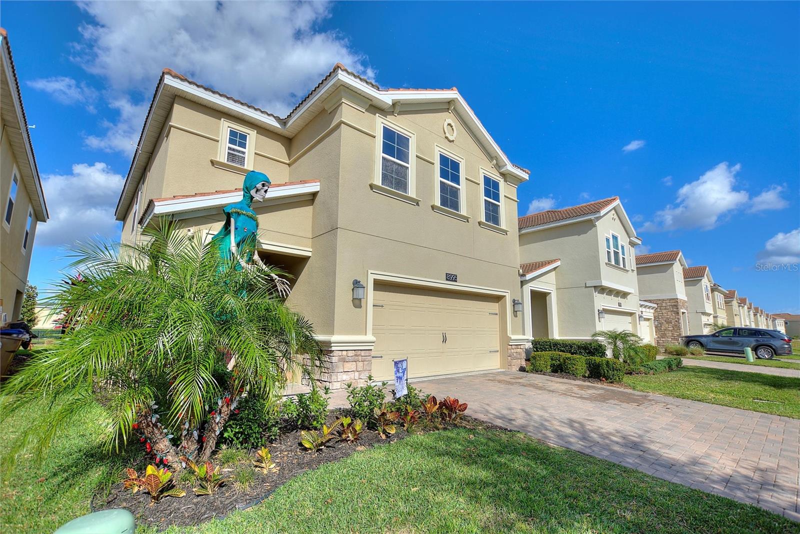 Image 4 of 59 For 8995 Fluffy Lie Court