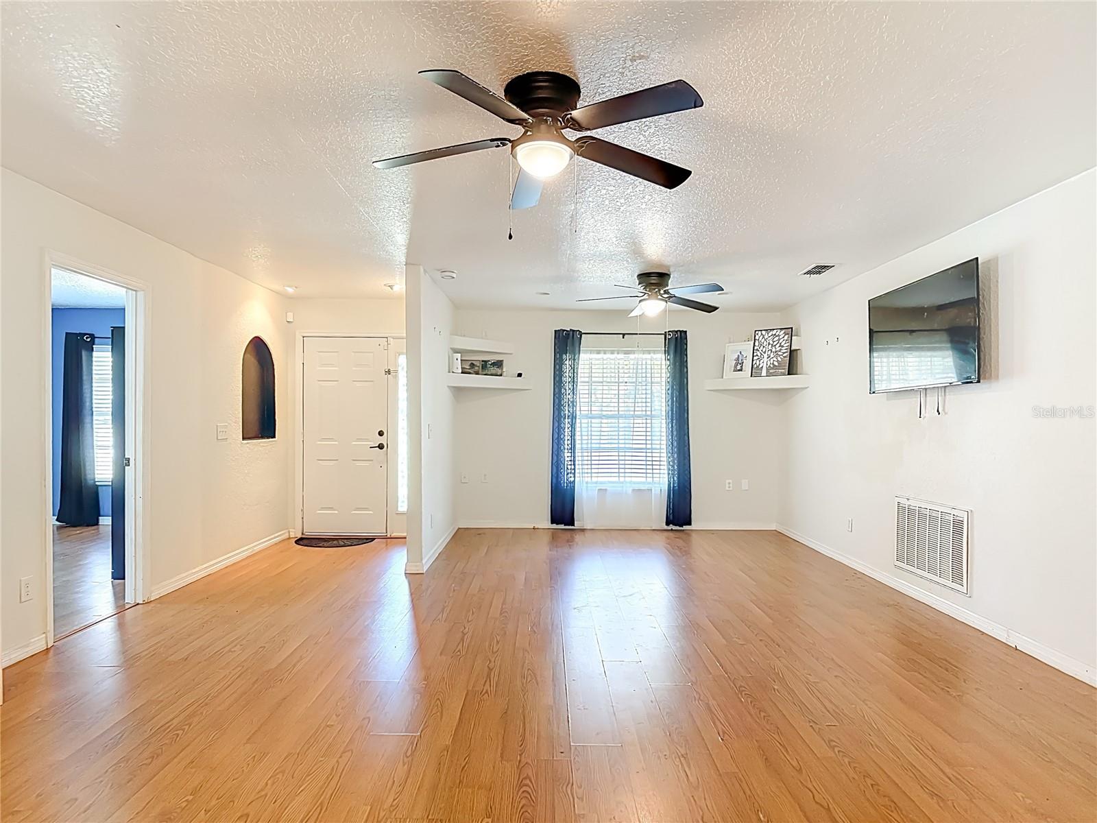 Image 10 of 55 For 111 Colomba Road