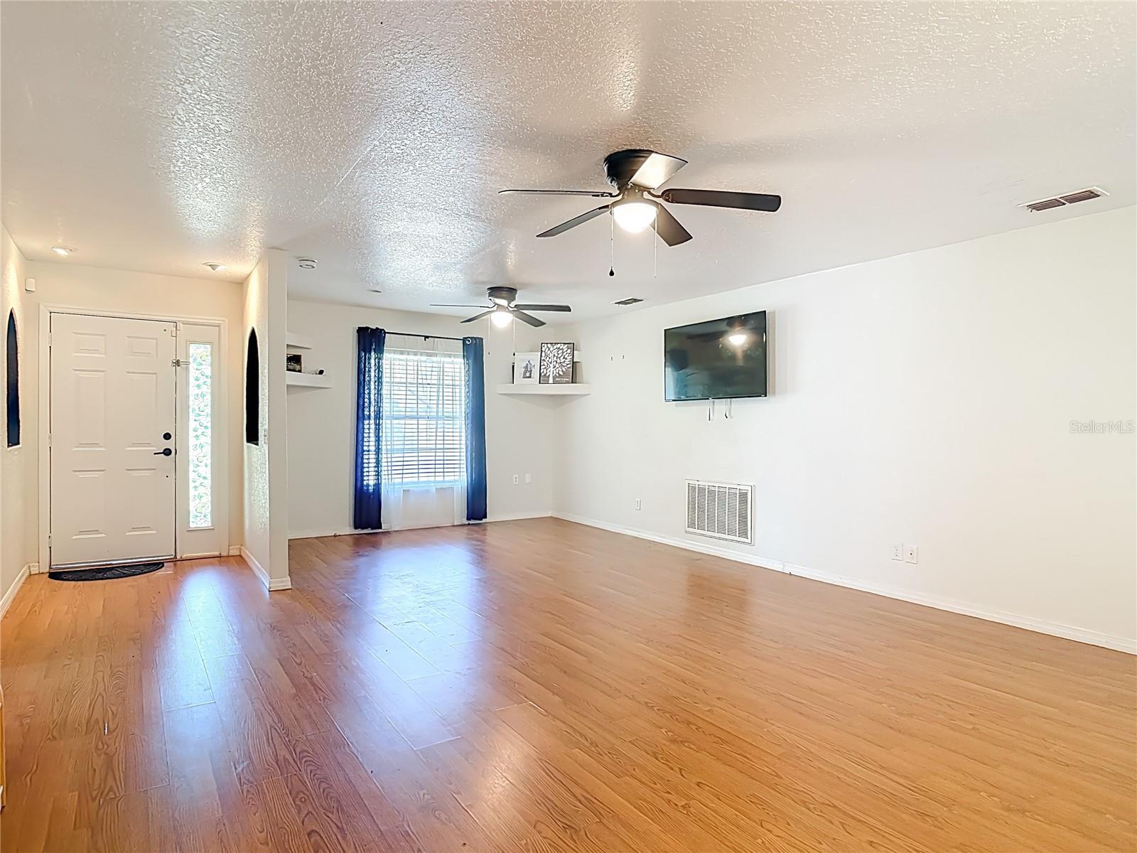 Image 11 of 55 For 111 Colomba Road