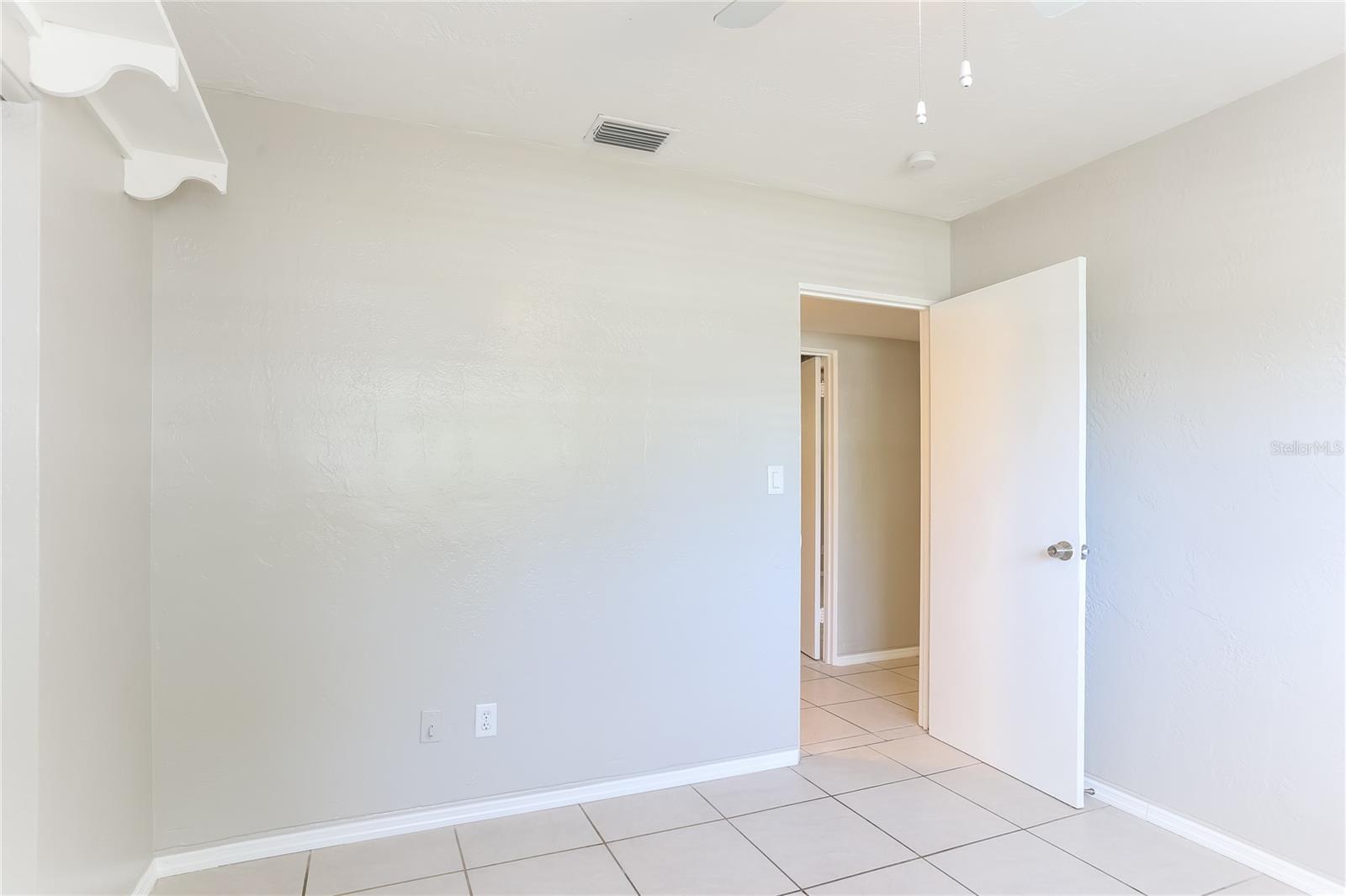 Image 11 of 16 For 3828 Neptune Drive Se