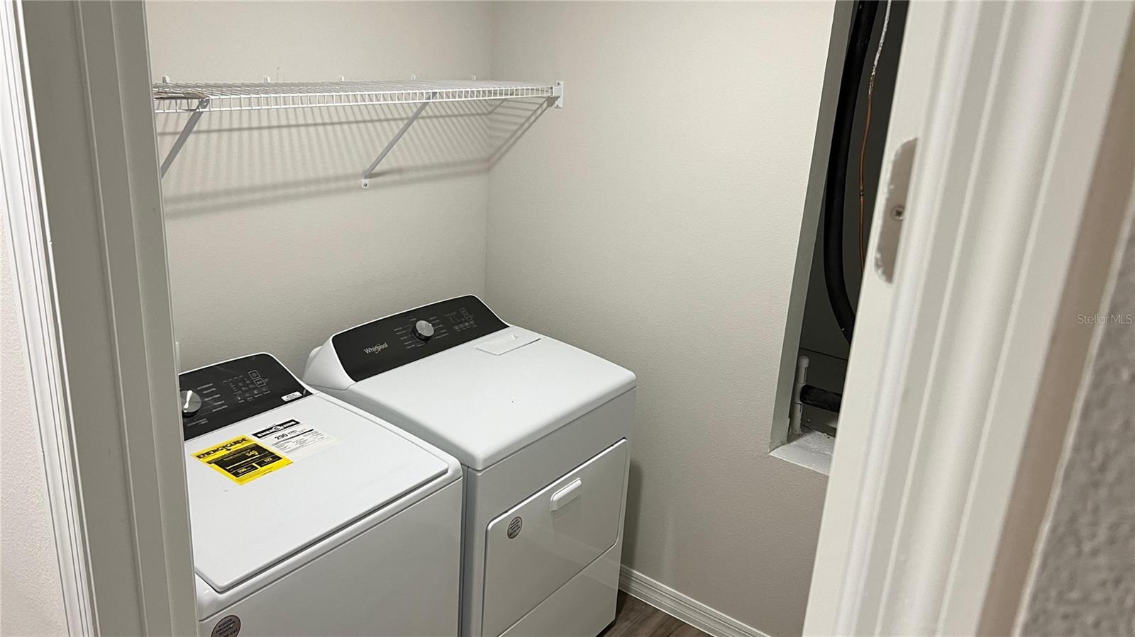 Image 3 of 8 For 1584 Ellesmere Avenue