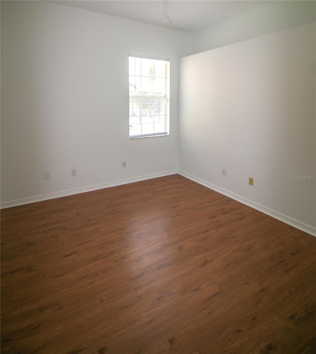 Image 11 of 27 For 1966 Westbourne Drive