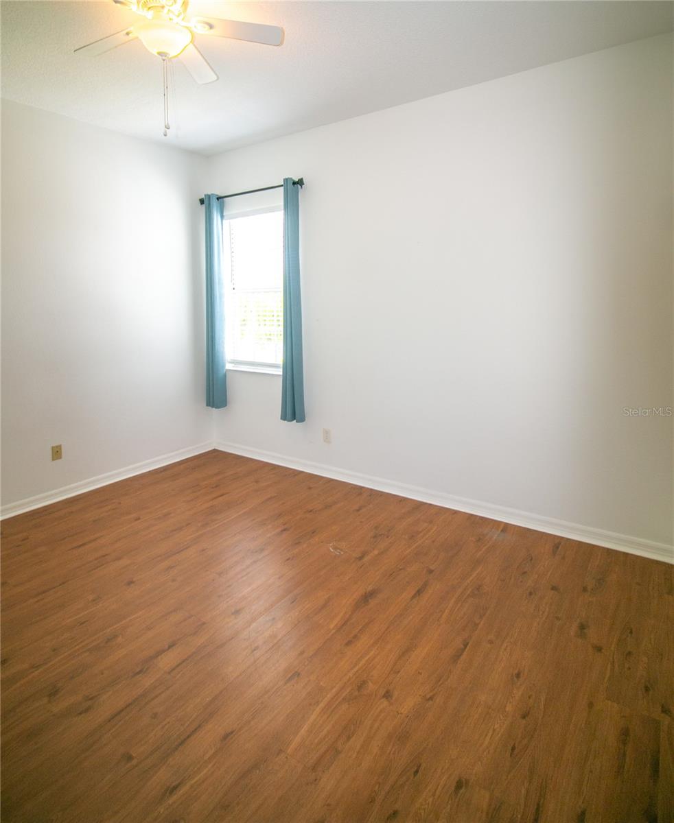 Image 14 of 27 For 1966 Westbourne Drive