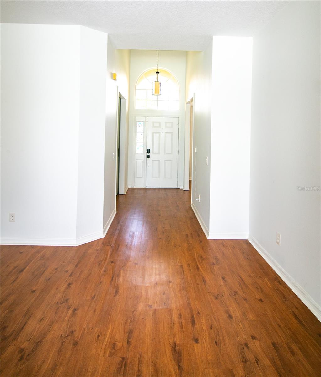 Image 25 of 27 For 1966 Westbourne Drive