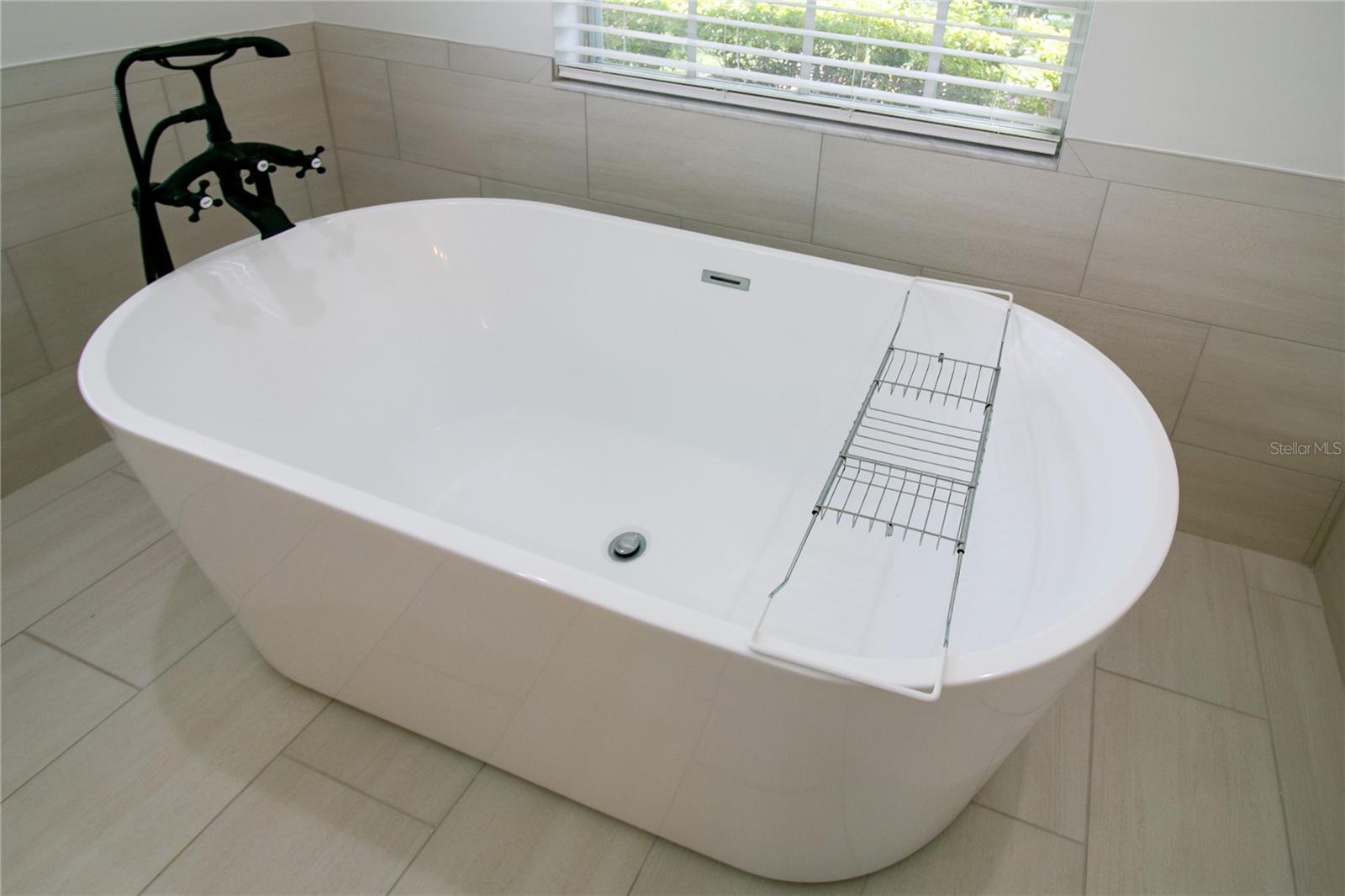 Image 4 of 27 For 1966 Westbourne Drive