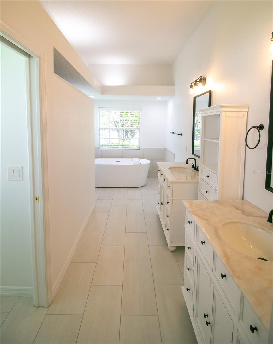 Image 6 of 27 For 1966 Westbourne Drive