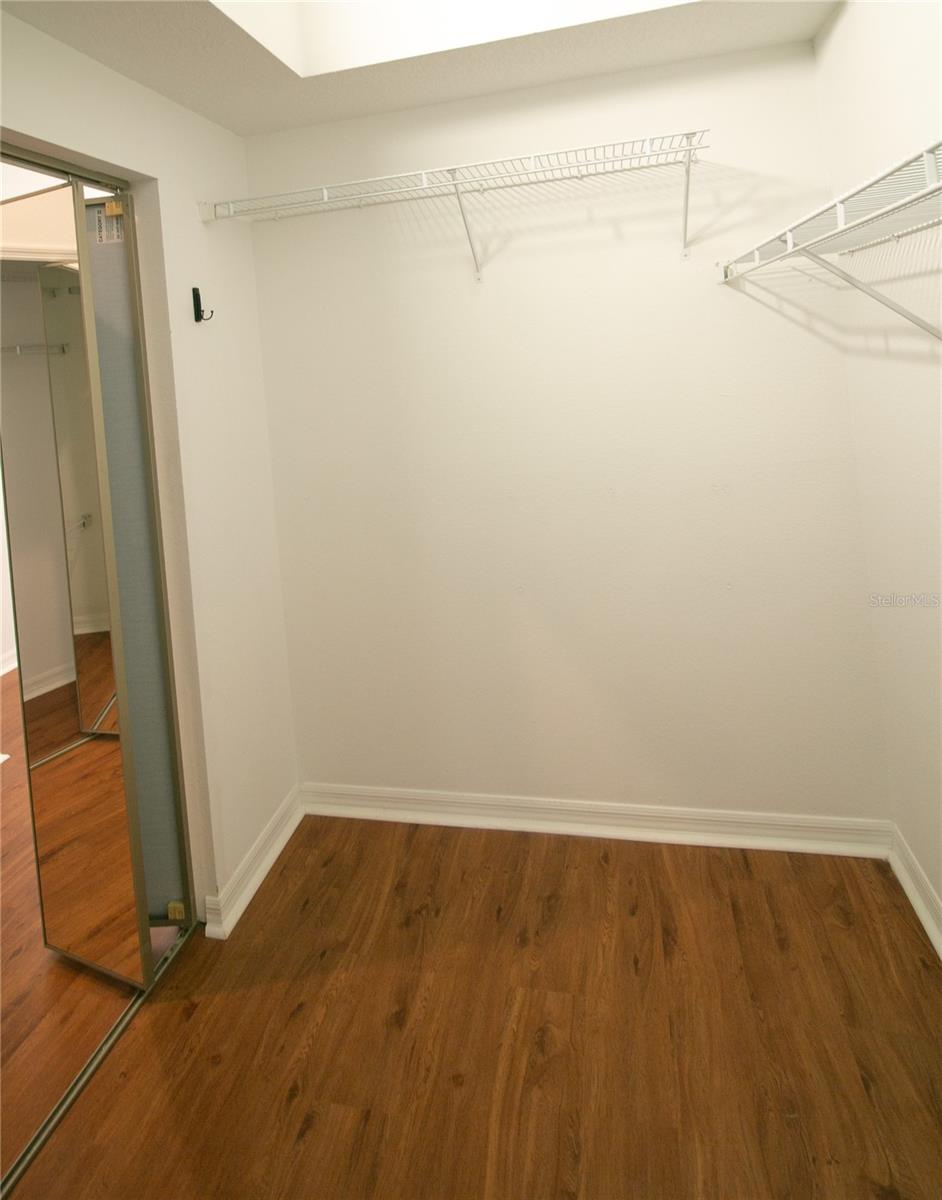 Image 7 of 27 For 1966 Westbourne Drive